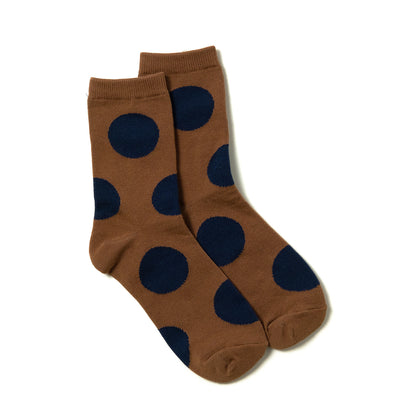 Soft and stylish brown ankle socks with detailed big navy dots